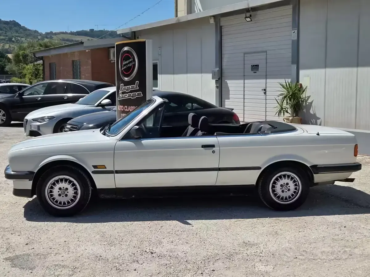 Usata BMW 320 Cabriolet 126 CV (92 kW) 1987 Bianco Cabrio