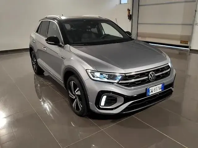 Usata VW T-Roc R-line 150 CV (110 kW) 2024 Pyrit silver met. SUV