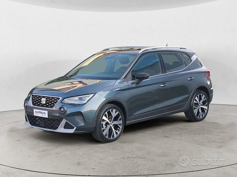 Usata Seat Arona Xperience 110 CV (80 kW) 2023 Grigio scuro SUV