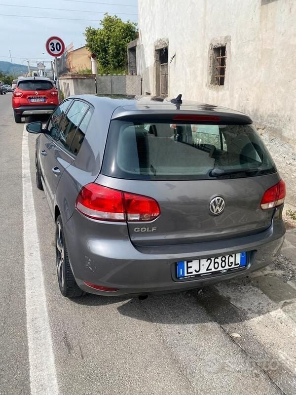 Usata VW Golf VI 105 CV (77 kW) 2011 Grigio Utilitaria