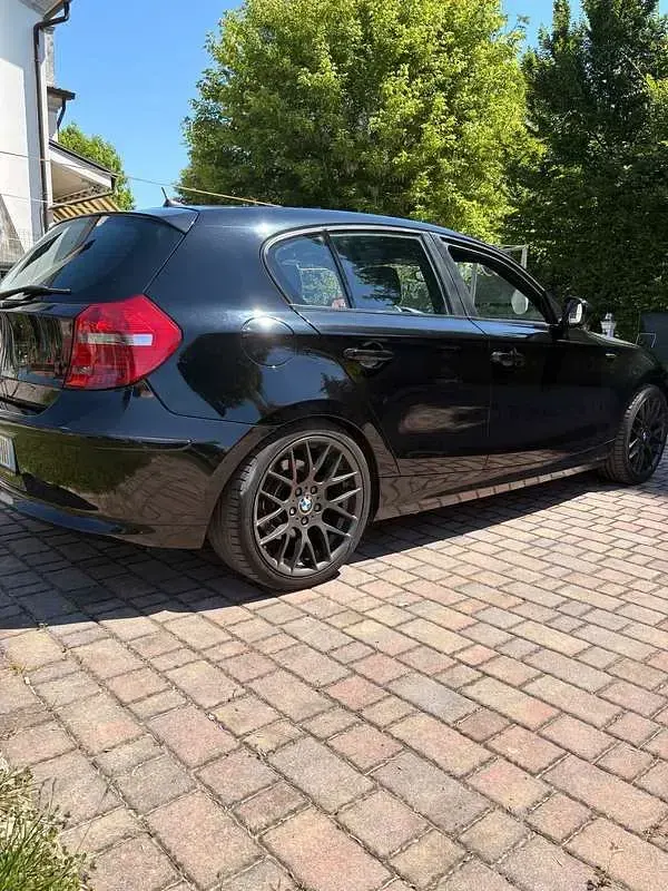 Usata BMW 120 177 CV (130 kW) 2009 Nero Utilitaria