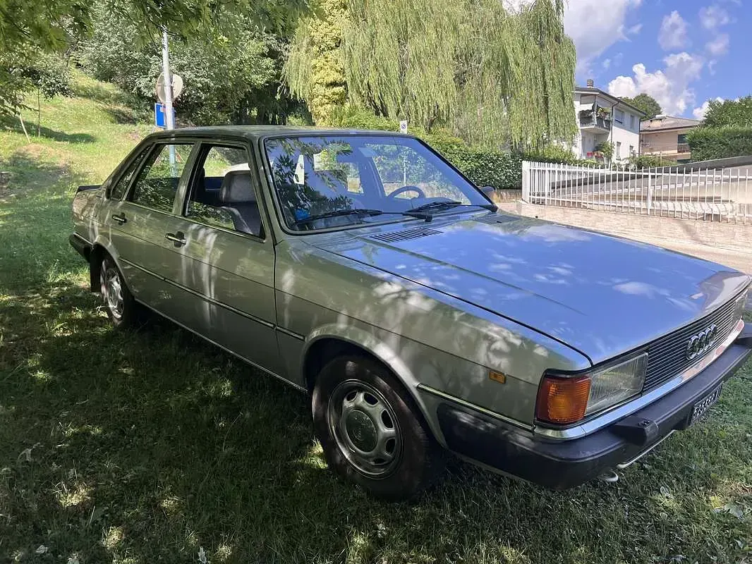 Usata Audi 80 85 CV (62 kW) 1982 Verde Berlina