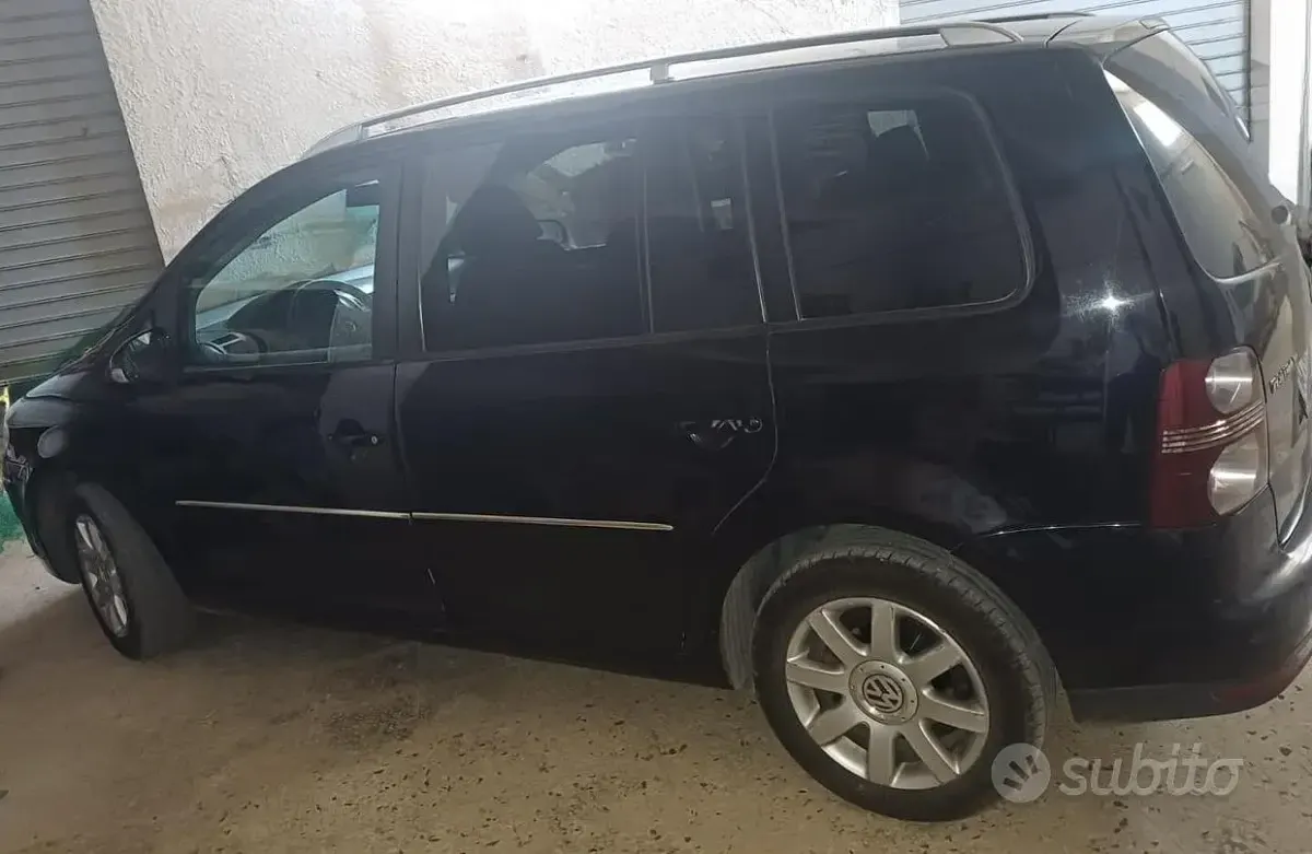 Usata VW Touran 101 CV (74 kW) 2007 Nero Monovolume