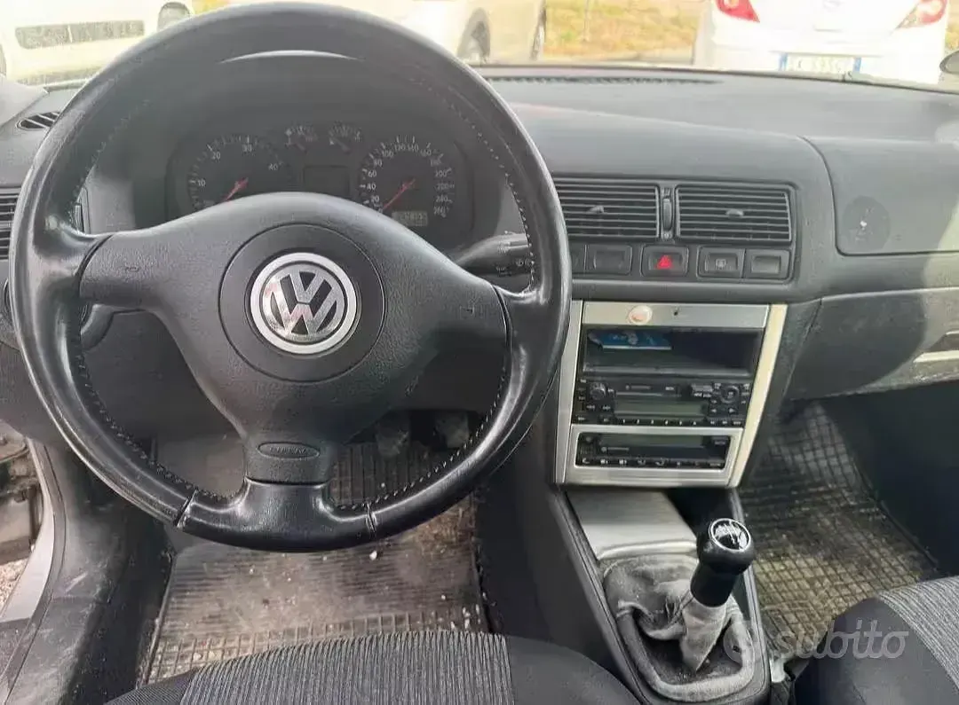 Usata VW Golf IV 101 CV (74 kW) 2003 Grigio Berlina