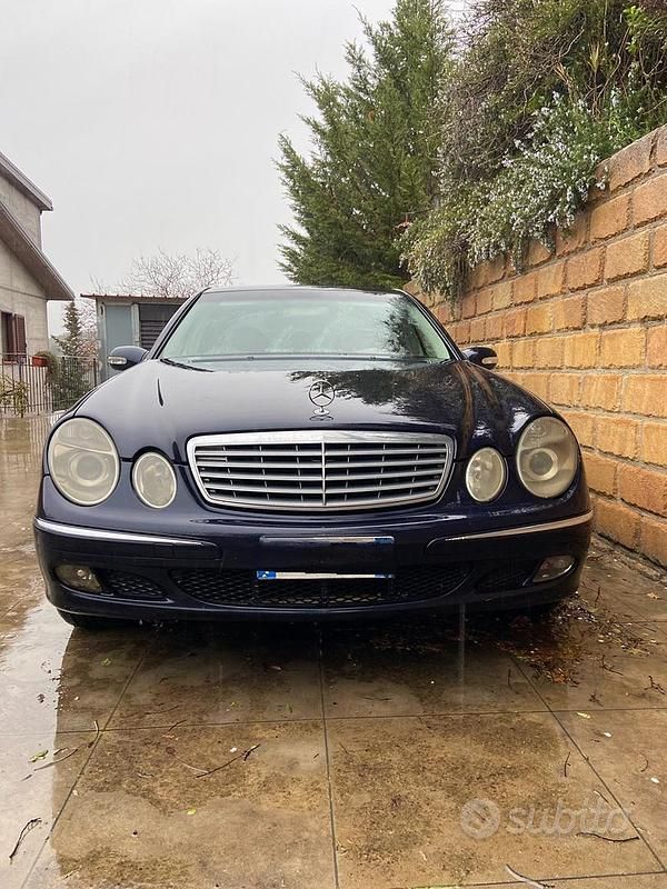 Usata Mercedes E220 2003 Blu Berlina