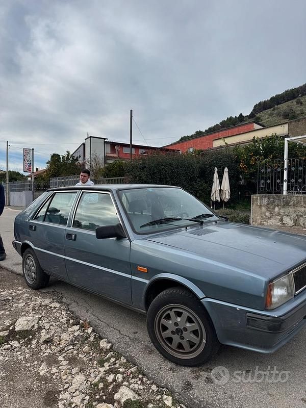 Usata Lancia Delta 78 CV (57 kW) 1987 Utilitaria