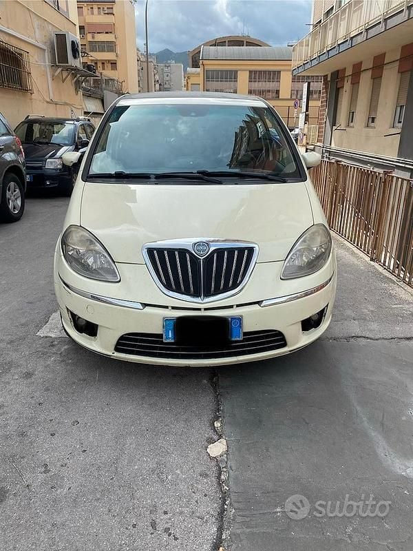 Usata Lancia Musa 101 CV (74 kW) 2008 Monovolume