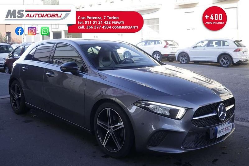 Grigio Usata 2020 Mercedes A200 Premium Due volumi | 18.900 € (Ottimo prezzo) - Immagine 1/4