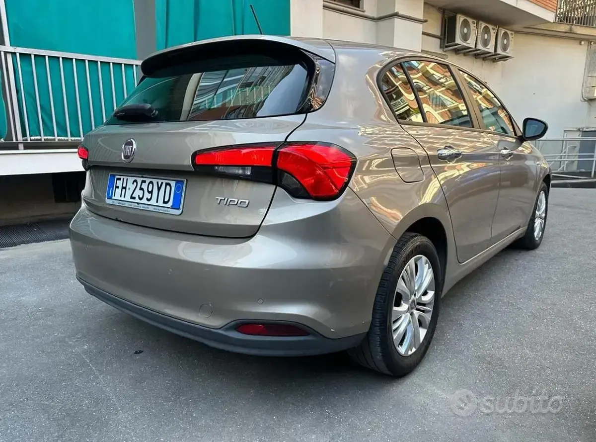 Usata Fiat Tipo Easy Plus 95 CV (69 kW) 2017 Berlina
