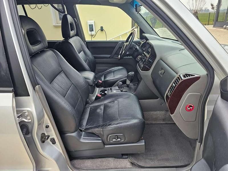 Usata Mitsubishi Pajero 160 CV (117 kW) 2001 Argento SUV
