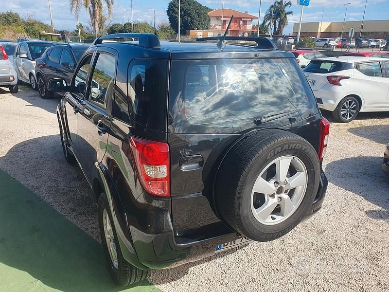 Usata Daihatsu Terios 104 CV (76 kW) 2008 Nero SUV