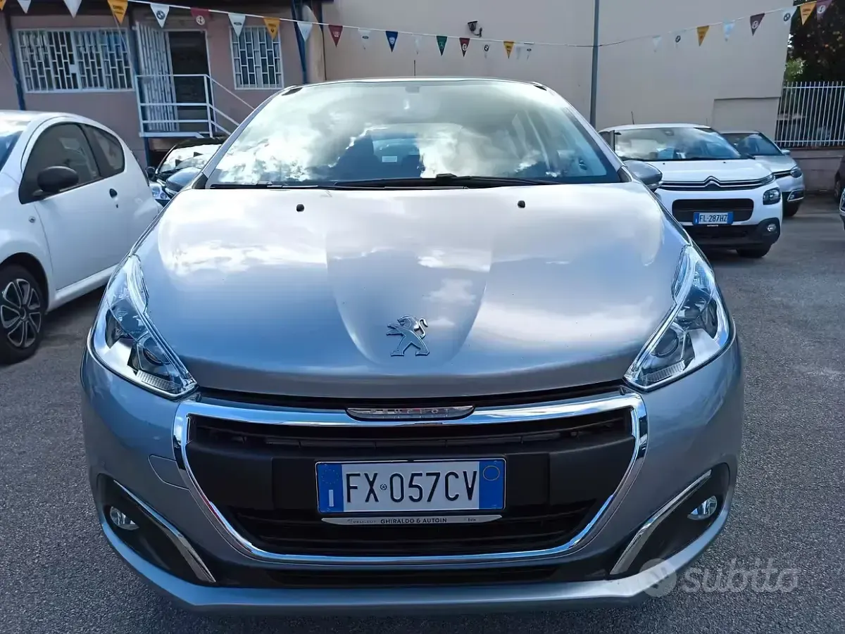 Usata Peugeot 208 Active 102 CV (75 kW) 2019 Grigio Utilitaria
