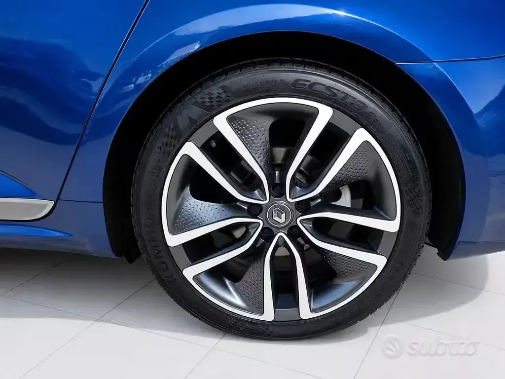 Usata Renault Talisman Zen 160 CV (117 kW) 2017 Blu Station wagon