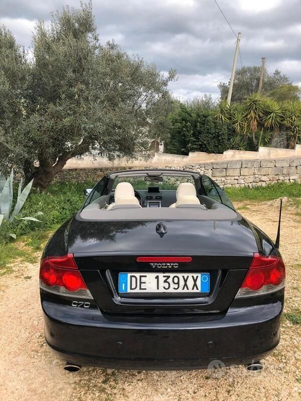 Blu/azzurro Usata 2006 Volvo C70 Summum Cabrio | 6500 € (Ottimo prezzo) - Immagine 1/4