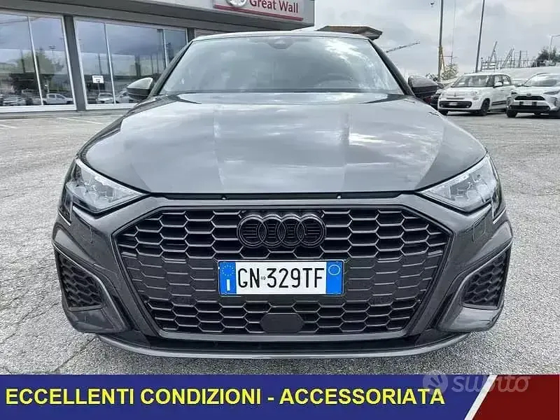 Usata Audi A3 S-Line 150 CV (110 kW) 2023 Grigio Berlina