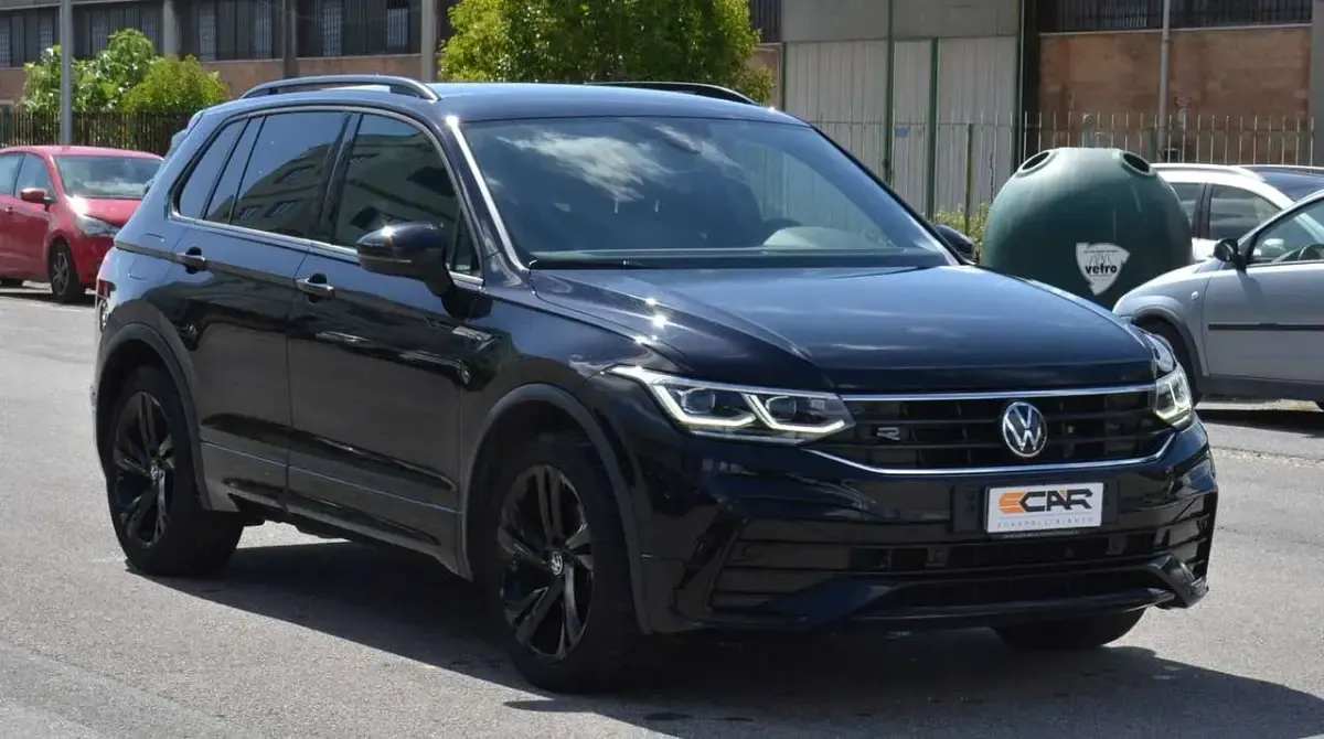 Usata VW Tiguan R-line 177 CV (130 kW) 2024 Nero SUV