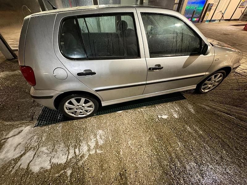 Usata VW Polo 85 CV (62 kW) 2002 Grigio Berlina