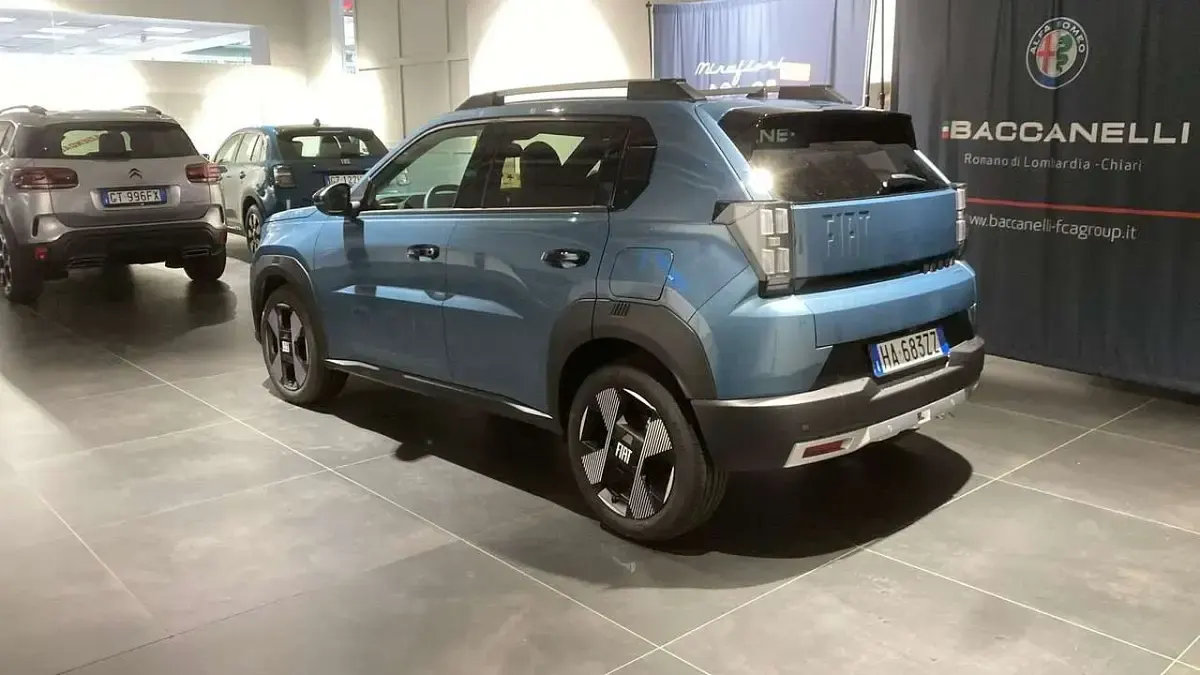 Usata Fiat Grande Panda La Prima 110 CV (80 kW) 2025 Blu/azzurro Utilitaria