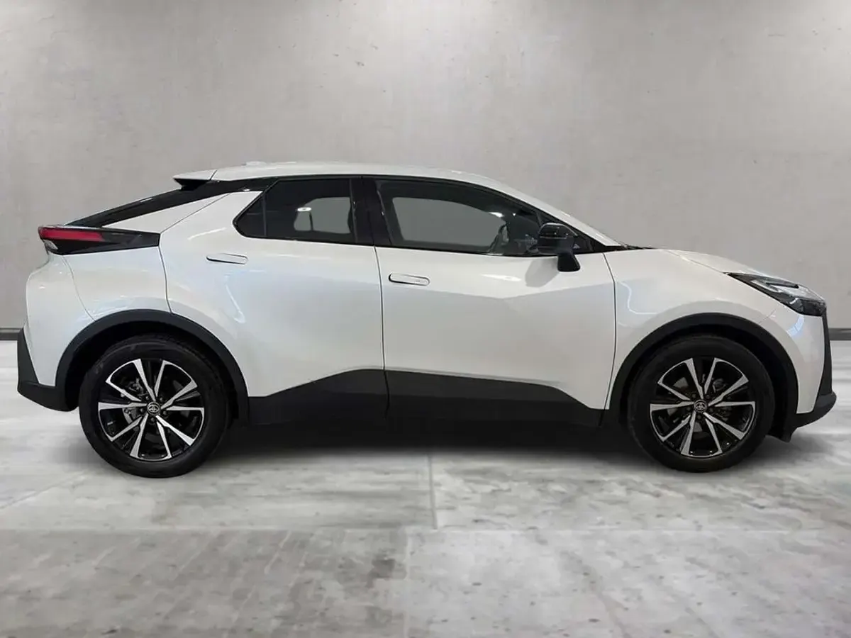 Usata Toyota C-HR Lounge 140 CV (102 kW) 2024 Other SUV