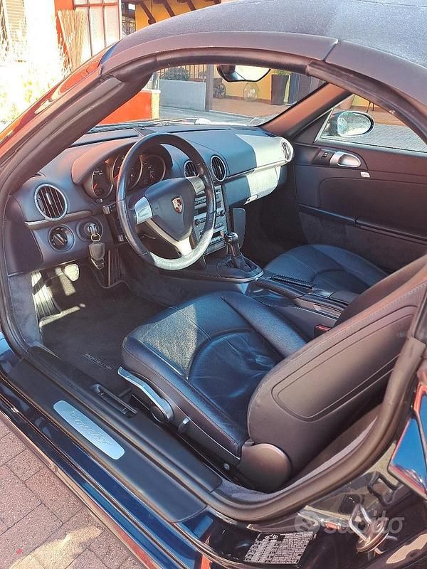 Usata Porsche Boxster 239 CV (175 kW) 2005 Blu Cabrio