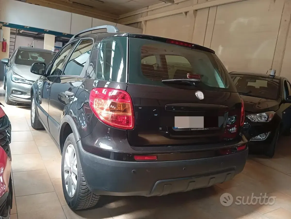 Usata Fiat Sedici Emotion 120 CV (88 kW) 2011 Nero SUV