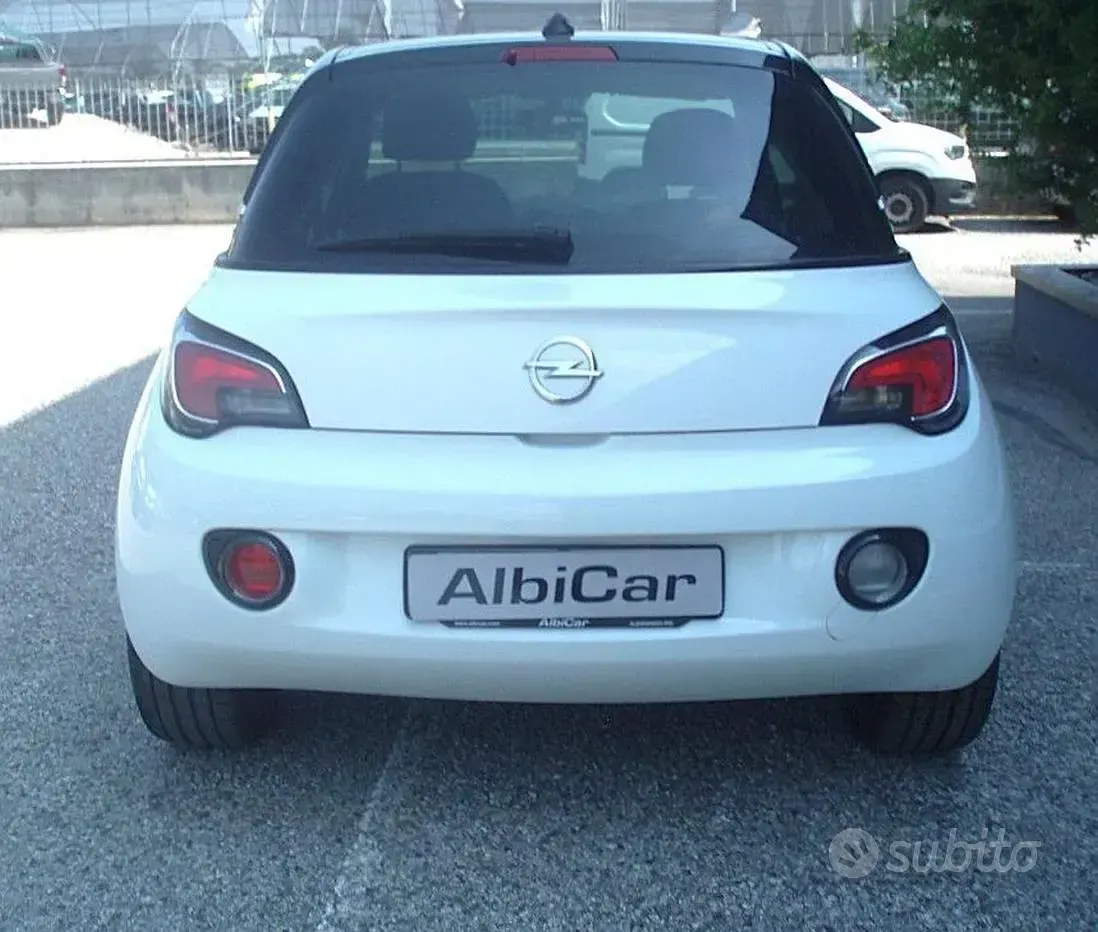 Usata Opel Adam Glam 87 CV (63 kW) 2017 Bianco Utilitaria