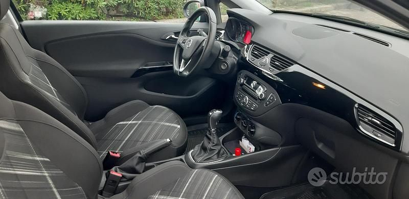 Usata Opel Corsa OPC 150 CV (110 kW) 2016 Grigio Utilitaria