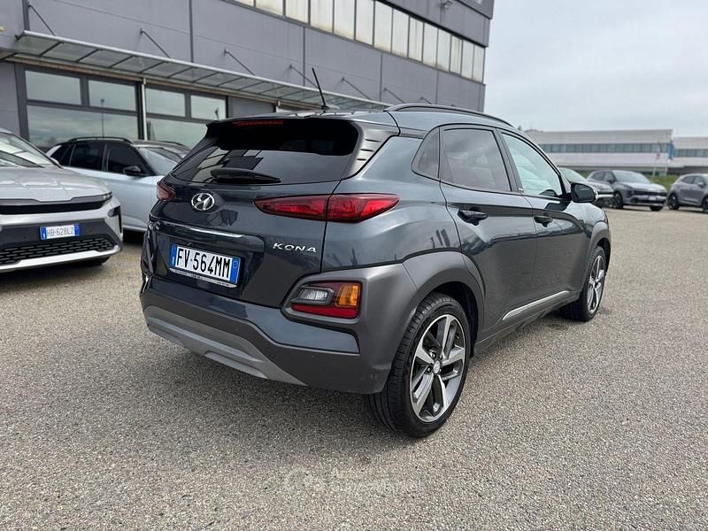 Usata Hyundai Kona Xpossible 120 CV (88 kW) 2019 Grigio SUV