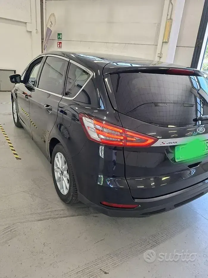 Usata Ford S-MAX S 150 CV (110 kW) 2016 Nero Monovolume
