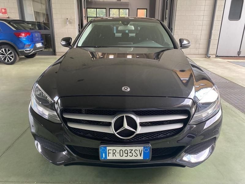 Usata Mercedes C180 122 CV (89 kW) 2018 Nero Berlina