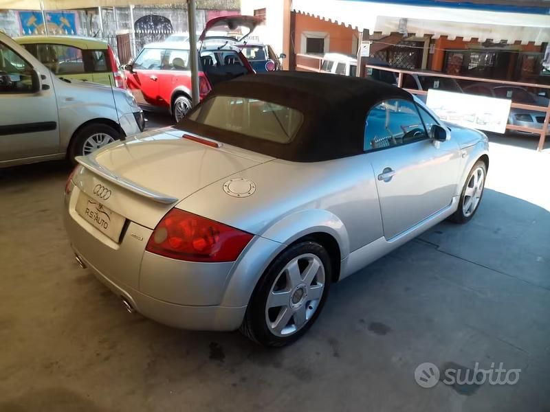 Usata Audi TT Roadster 225 CV (165 kW) 2001 Grigio Cabrio