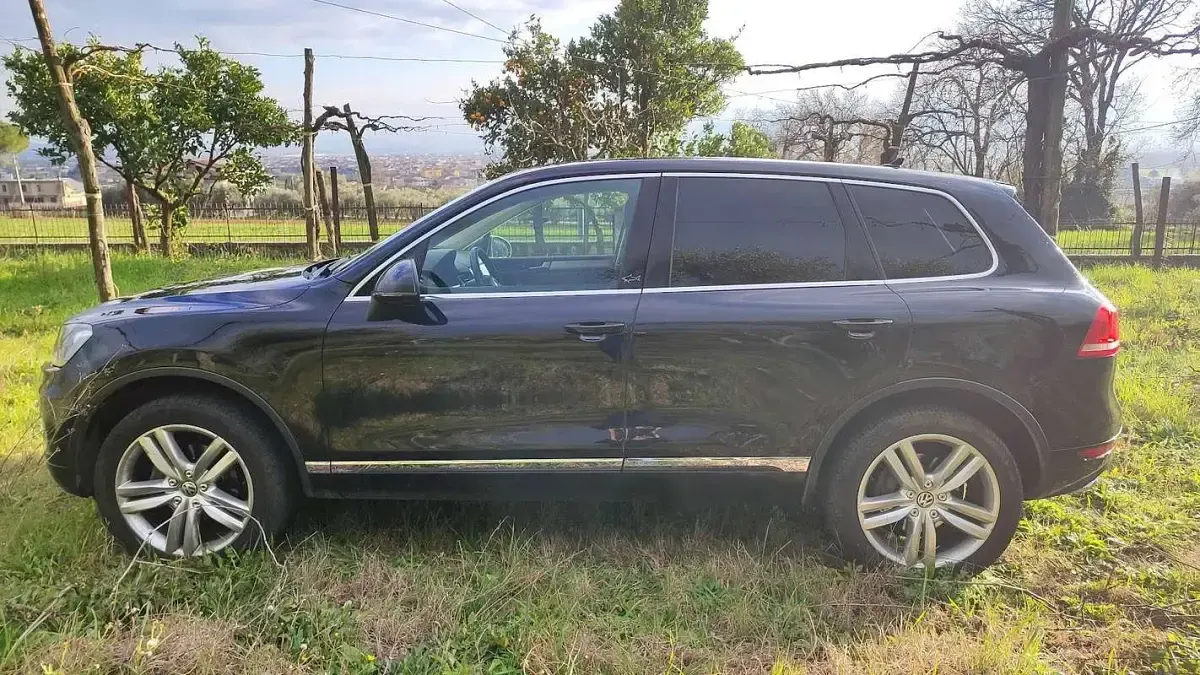 Usata VW Touareg 245 CV (180 kW) 2012 Nero SUV