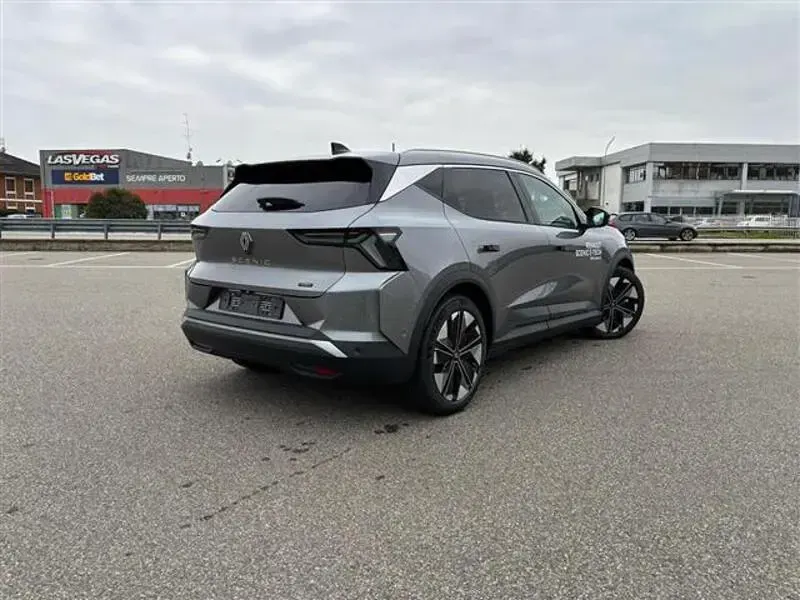 Nuova Renault Scenic E-Tech Komfort 125 kW (170 CV) 2026 Grigio scuro SUV
