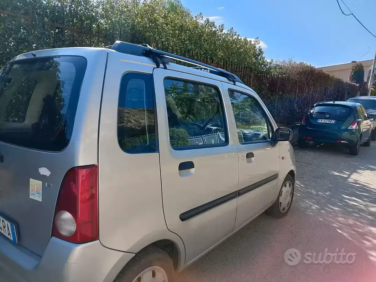 Usata Opel Agila 60 CV (44 kW) 2006 Grigio Monovolume