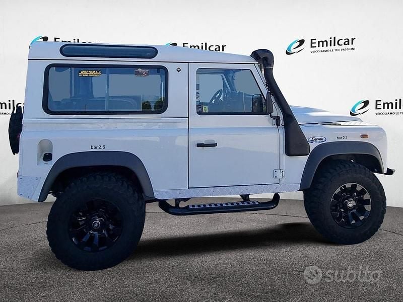Usata Land Rover Defender SE 122 CV (89 kW) 2007 Bianco SUV