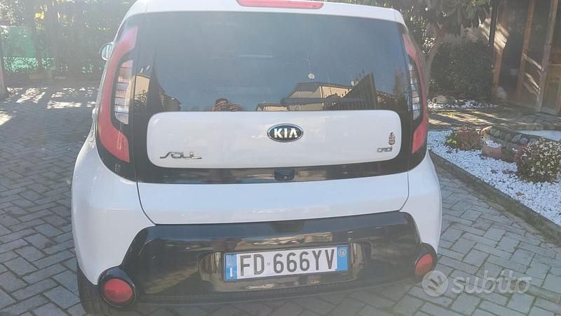 Usata Kia Soul 2016 Bianco SUV