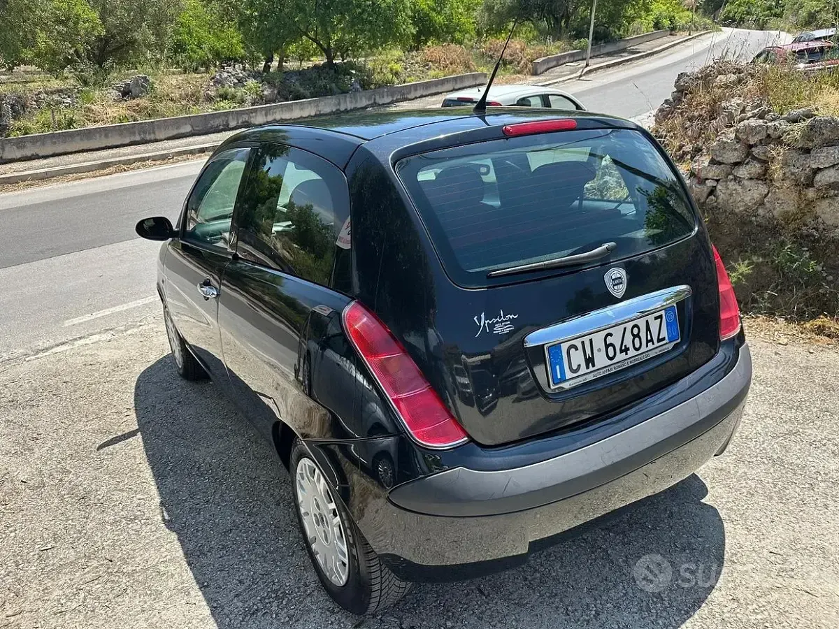 Usata Lancia Ypsilon 80 CV (58 kW) 2005 Nero Utilitaria