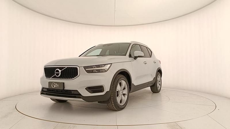 Usata Volvo XC40 Momentum 163 CV (119 kW) 2020 Bianco SUV