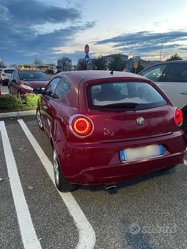 Usata Alfa Romeo MiTo 95 CV (69 kW) 2011 Rosso Utilitaria