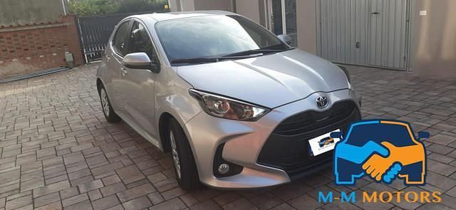 Usata Toyota Yaris Active 116 CV (85 kW) 2023 Grigio Utilitaria