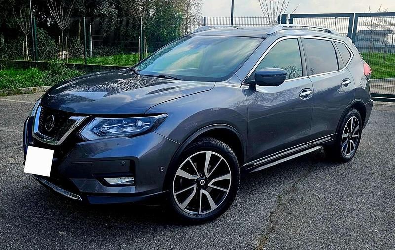 Usata Nissan X-Trail Tekna 177 CV (130 kW) 2018 Grigio SUV
