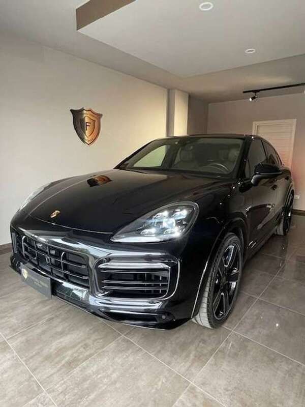 Nero Usata 2020 Porsche Cayenne SUV | 67.900 € - Immagine 1/4