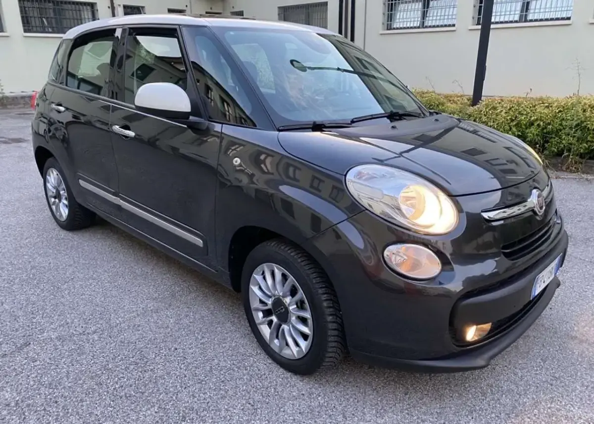 Usata Fiat 500L Living 105 CV (77 kW) 2015 Marrone Monovolume
