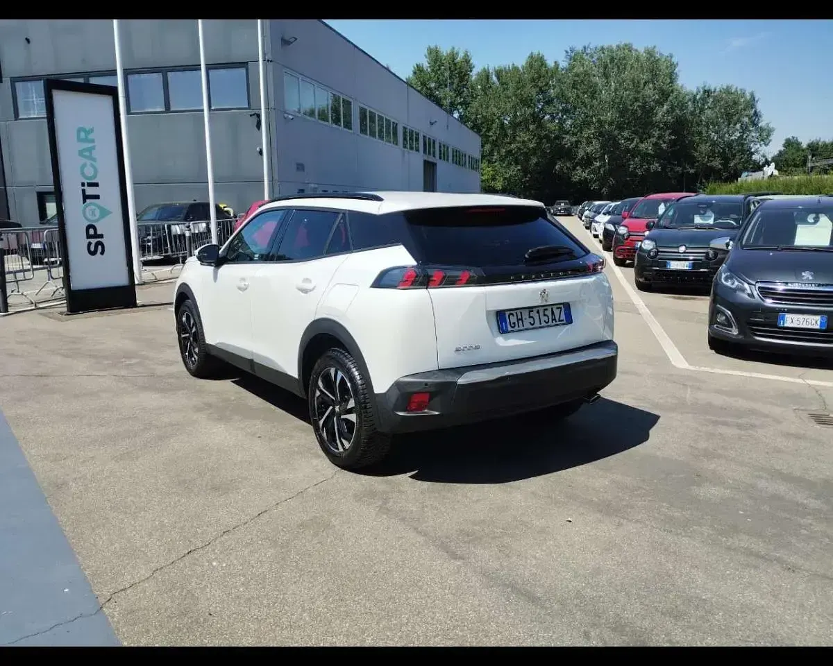 Usata Peugeot 2008 Allure 131 CV (96 kW) 2021 Bianco SUV