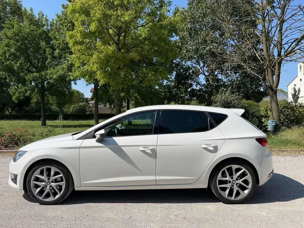 Usata Seat Leon FR 150 CV (110 kW) 2015 Berlina