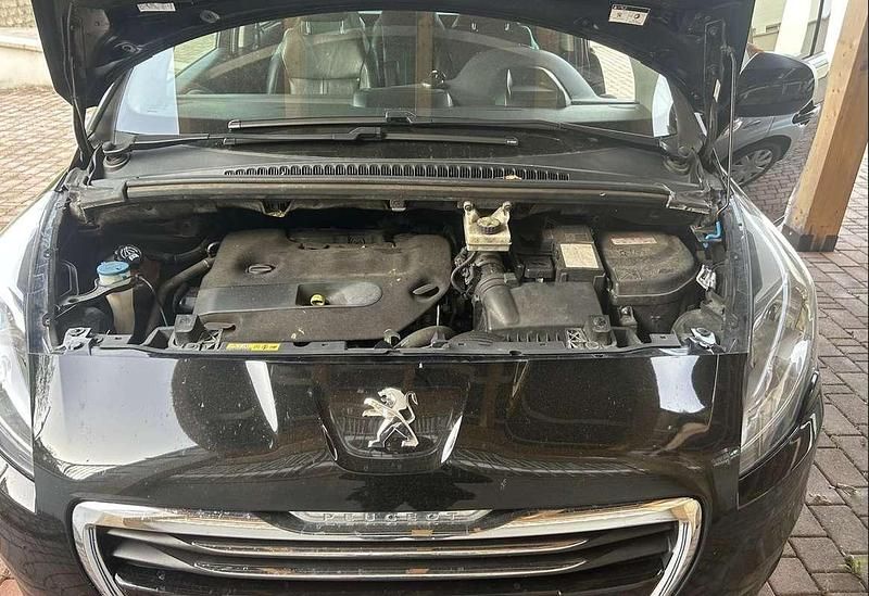 Usata Peugeot 5008 Allure 150 CV (110 kW) 2016 Nero Monovolume