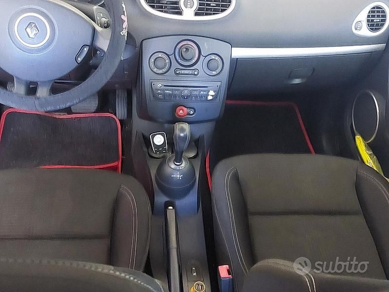 Usata Renault Clio II 58 CV (42 kW) 2011 Rosso Utilitaria