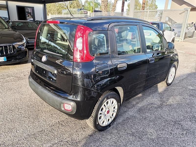 Usata Fiat Panda Easy 69 CV (50 kW) 2014 Nero pastello Utilitaria