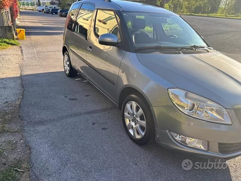 Usata Skoda Roomster 70 CV (51 kW) 2011 Grigio Monovolume