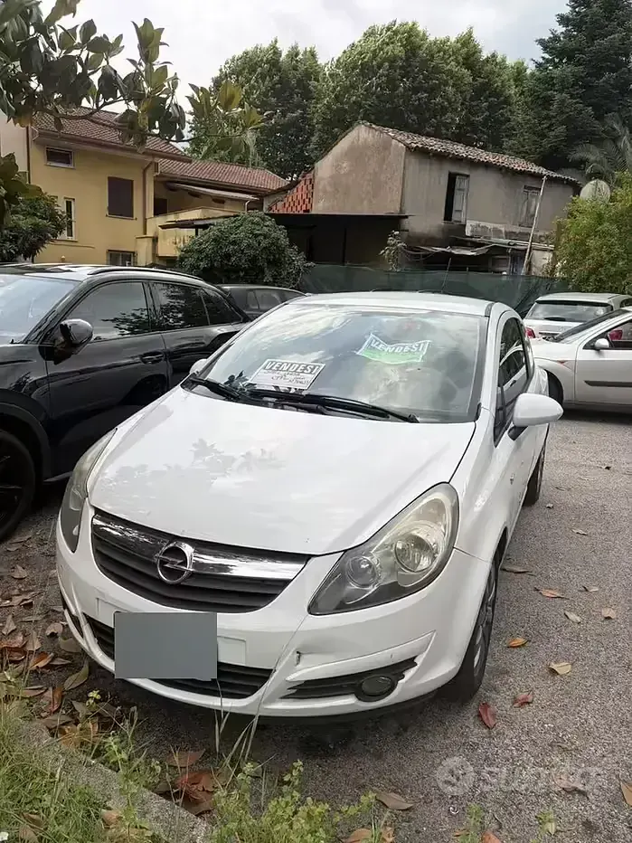 Usata Opel Corsa 80 CV (58 kW) 2010 Bianco Utilitaria